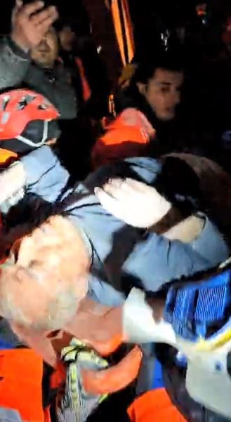 Foto - Malatya'da yaşlı çift enkaz altından 42 saat sonra kurtarıldı