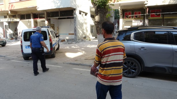 Foto - Malatya'daki ağır hasarlı binada korkunç kaza!