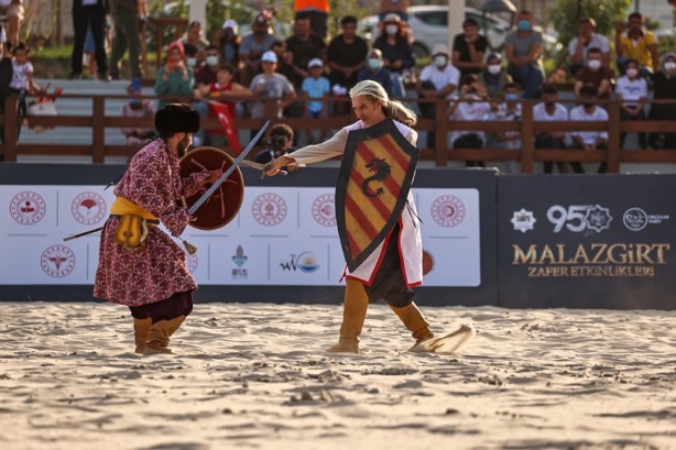 Foto - Malazgirt Zaferi Ahlat'ta böyle kutlandı