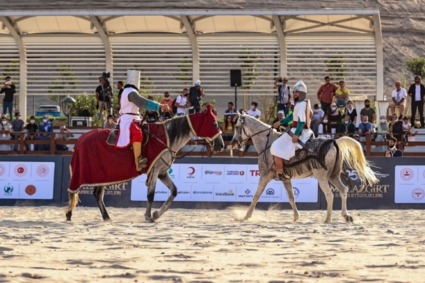 Foto - Malazgirt Zaferi Ahlat'ta böyle kutlandı