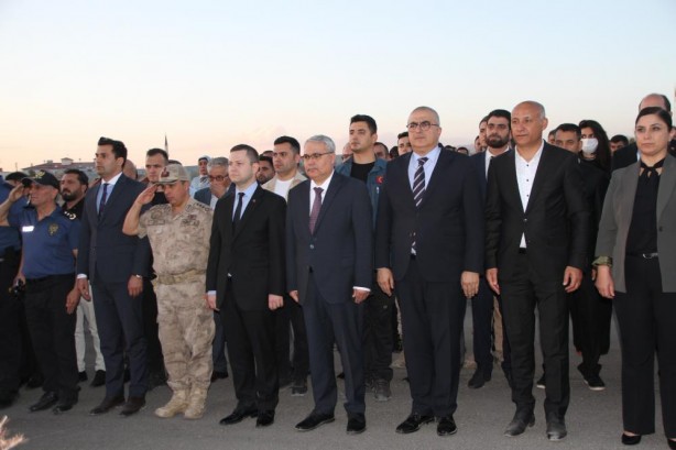Foto - Malazgirt'te şehit Binbaşı Arslan Kulaksız, şehadetinin 7. yılında anıldı