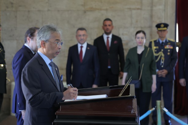 Foto - Malezya Kralı Sultan Abdullah Şah, Anıtkabir'i ziyaret etti