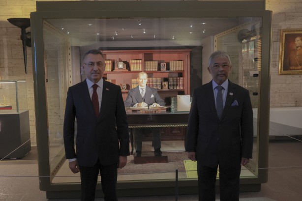 Foto - Malezya Kralı Sultan Abdullah Şah, Anıtkabir'i ziyaret etti