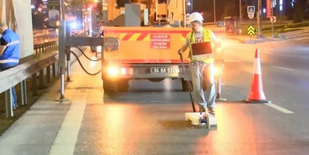 Foto - Maltepe Köprüsü'nde tedirgin edici görüntü! Şok haber: Midye kabukları ve çürümüş demirler! 