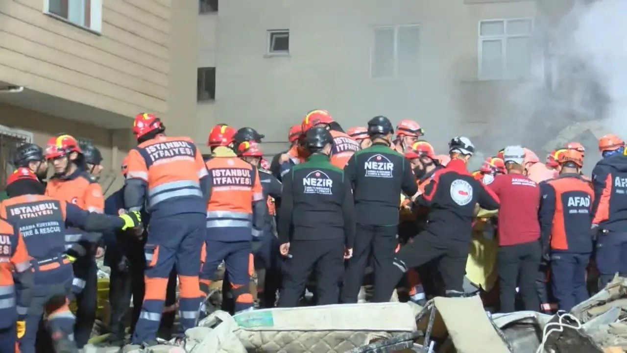 Foto - Maltepe'de çöken binada çalışmalar tamamlandı: Acı haber geldi