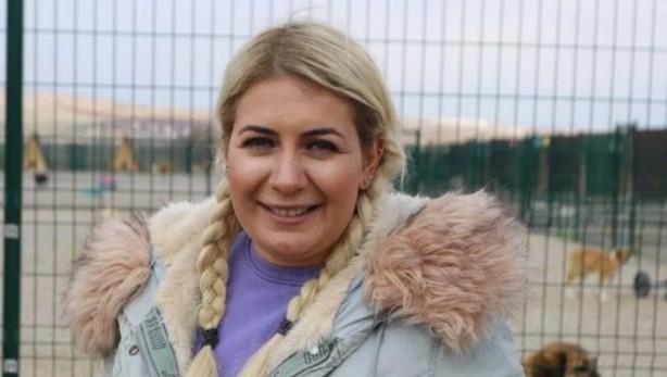 Foto - ‘Mama’sı kesilince ağlamaya başladı! Hayvan derneği parasıyla at yarışı