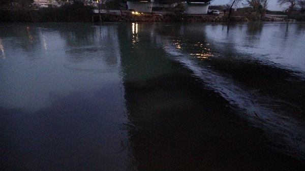 Foto - Manavgat Irmağı siyaha büründü