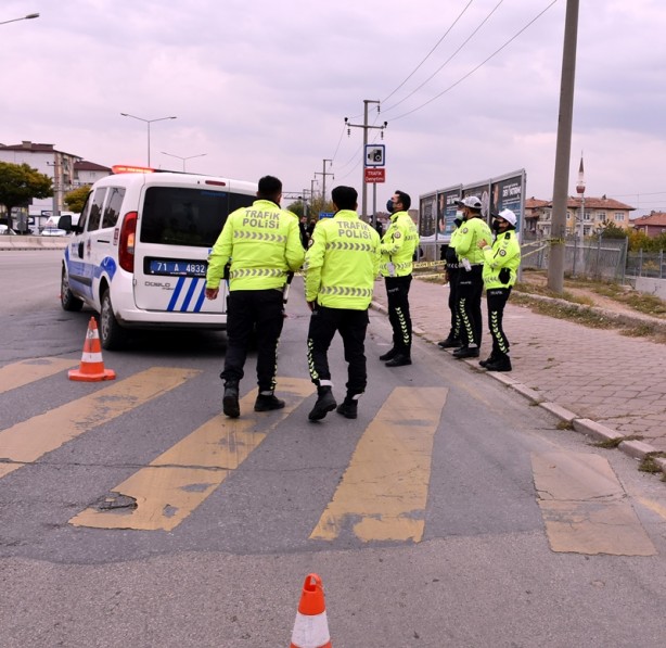 Foto - Manevra yapan tırın dorsesinin çarptığı yaya hayatını kaybetti