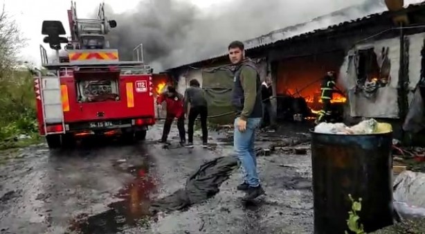 Foto - Mangal kömürü üretim tesisi alev alev yandı