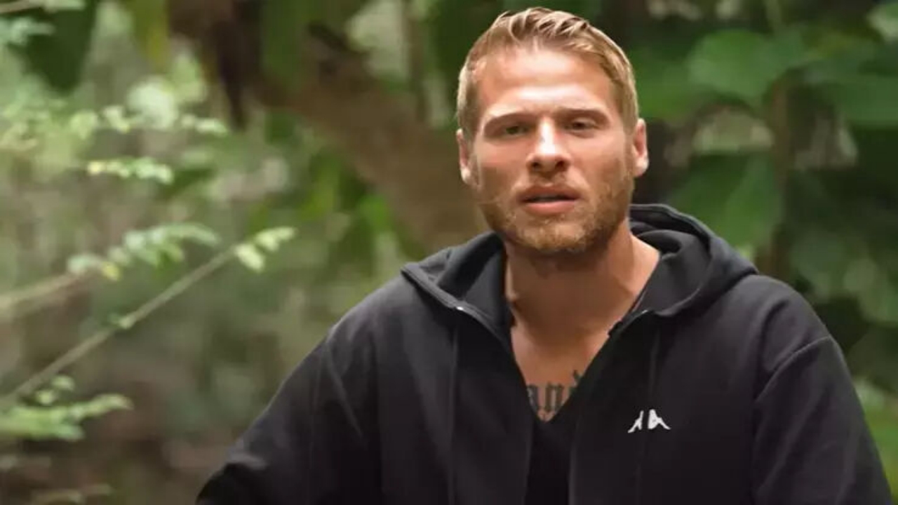 Foto - Manifest Grubu’nun ahlaksızlığına ünlü isimden tepki: ‘Evet, yobazım’ deyip saydırdı da saydırdı