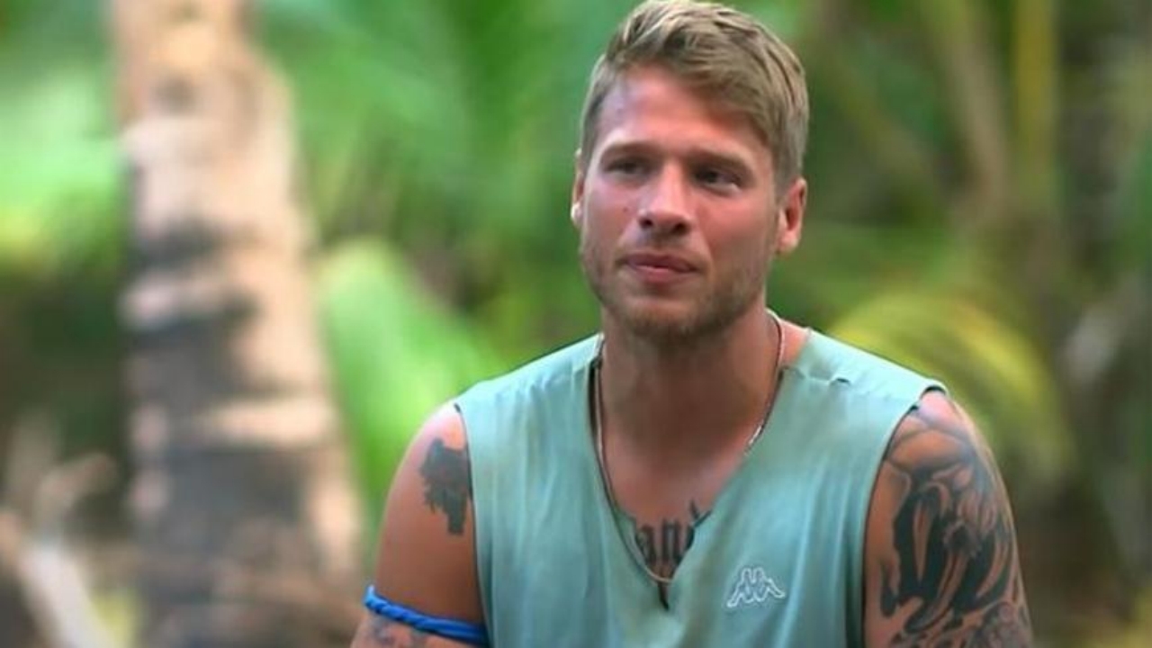 Foto - Manifest Grubu’nun ahlaksızlığına ünlü isimden tepki: ‘Evet, yobazım’ deyip saydırdı da saydırdı