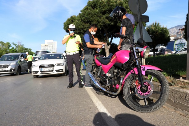 Foto - Manisa’da 592 kişiye ceza