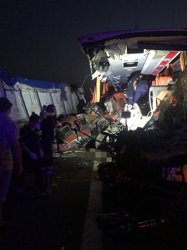 Manisa'da facia! 9 kişi öldü