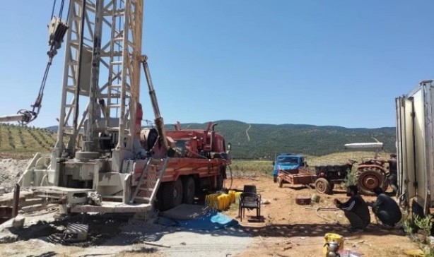 Foto - Manisa'da kuyular açıp yerin altından gizlice çekmeye başladılar! Bu düpedüz Türkiye'ye ihanet