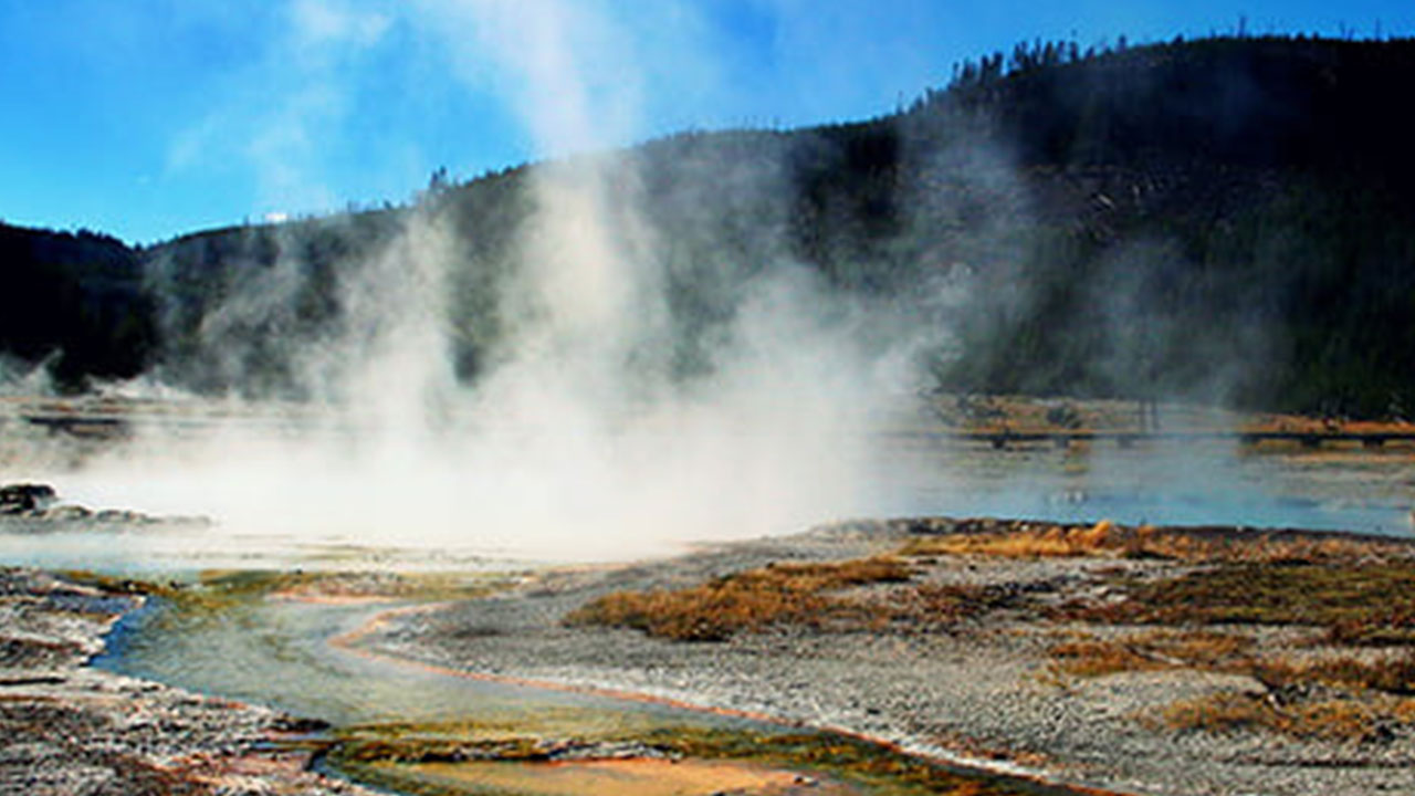 Foto - Manisa'da yerin 3000 metre altına iniliyor! Yerin altından petrol gibi çıkacak