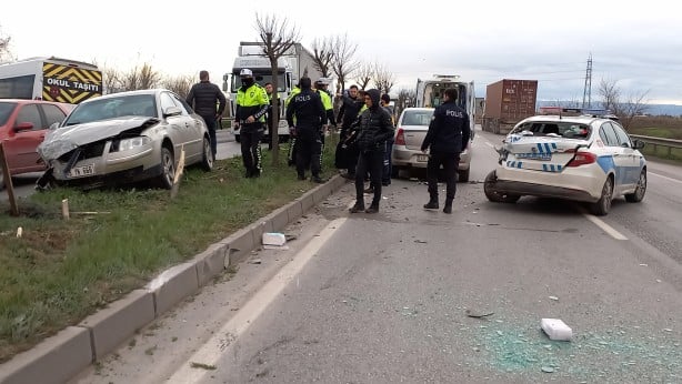 Manisa'da yürekler ağza geldi! 1'i polis 2 kişi yaralandı