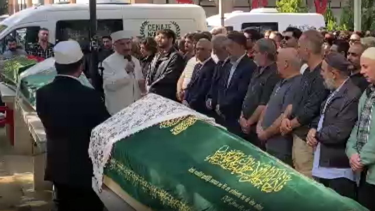 Foto - Manisa’daki feci kazada can veren 11 kişi defnedildi: Bursa ve Konya’da hüzünlü, dualı veda
