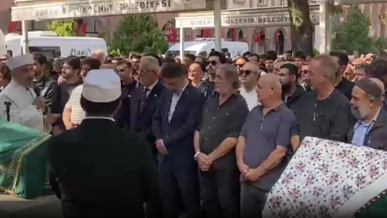 Foto - Manisa’daki feci kazada can veren 11 kişi defnedildi: Bursa ve Konya’da hüzünlü, dualı veda