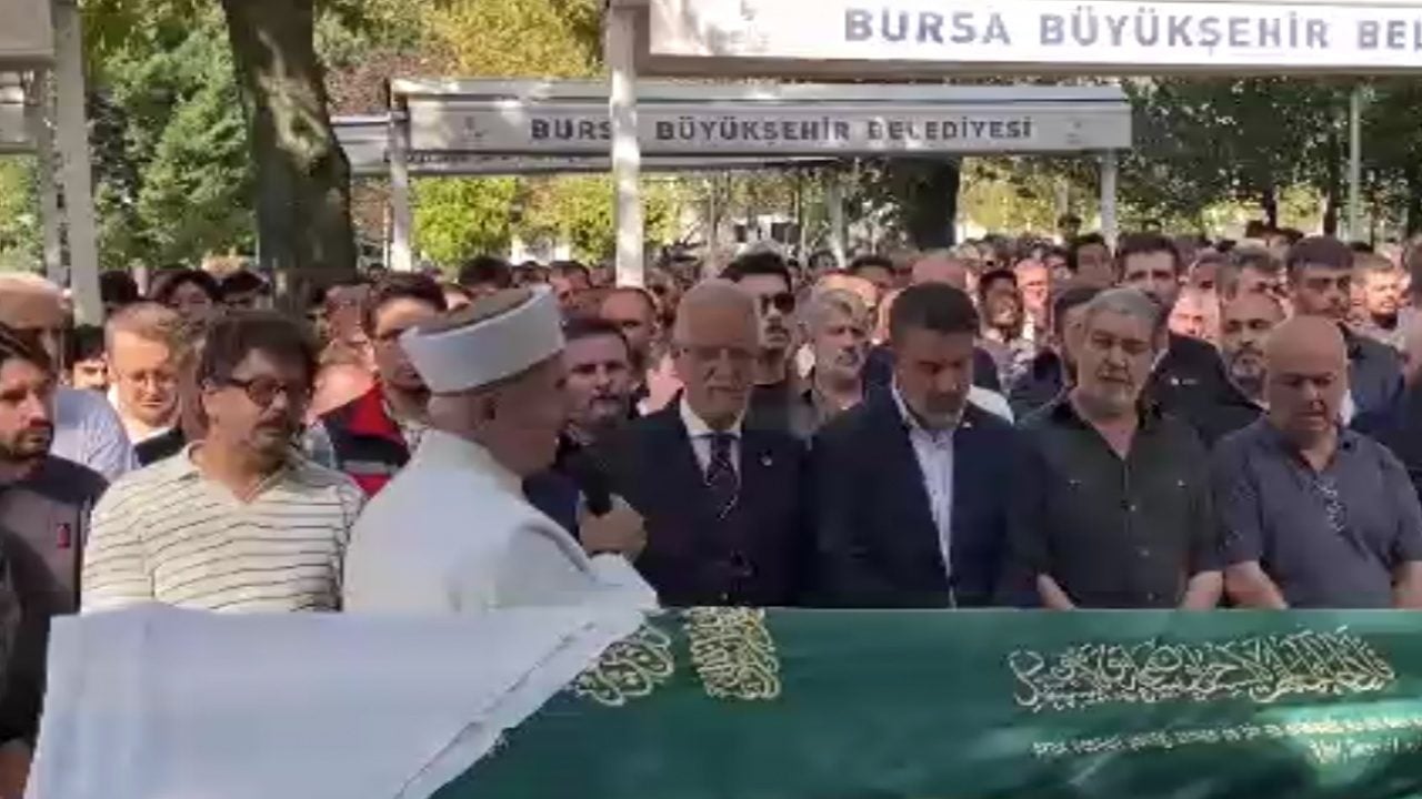 Foto - Manisa’daki feci kazada can veren 11 kişi defnedildi: Bursa ve Konya’da hüzünlü, dualı veda
