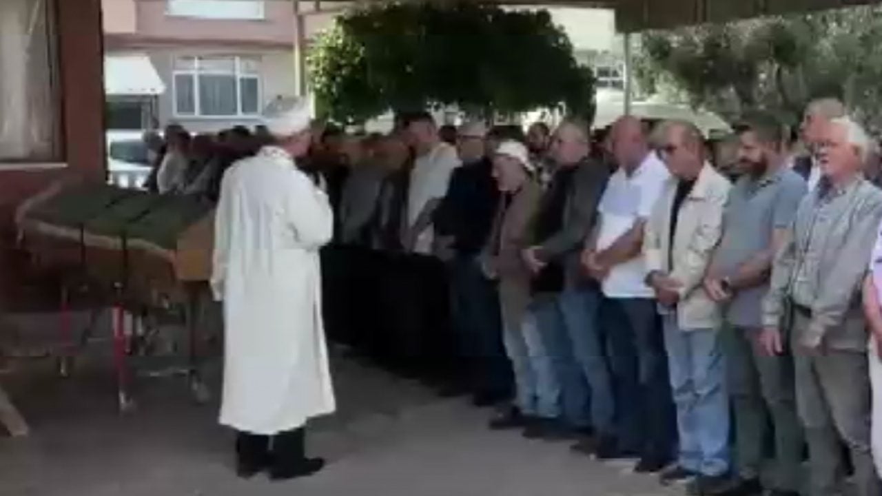 Foto - Manisa’daki feci kazada can veren 11 kişi defnedildi: Bursa ve Konya’da hüzünlü, dualı veda