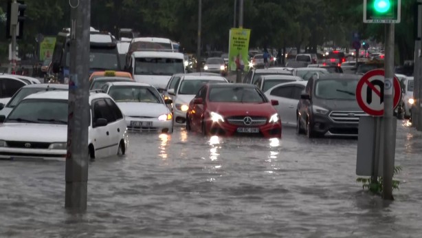 Foto - Mansur Yavaş demedi deme! AFAD uyardı! Ankara'da sağanak yağış Bu görüntülere hazır olun