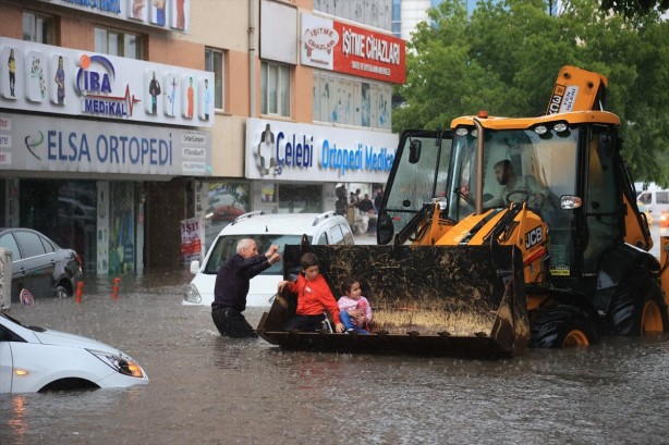 Foto - Mansur Yavaş demedi deme! AFAD uyardı! Ankara'da sağanak yağış Bu görüntülere hazır olun