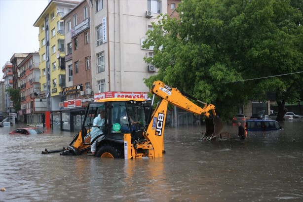 Foto - Mansur Yavaş demedi deme! AFAD uyardı! Ankara'da sağanak yağış Bu görüntülere hazır olun