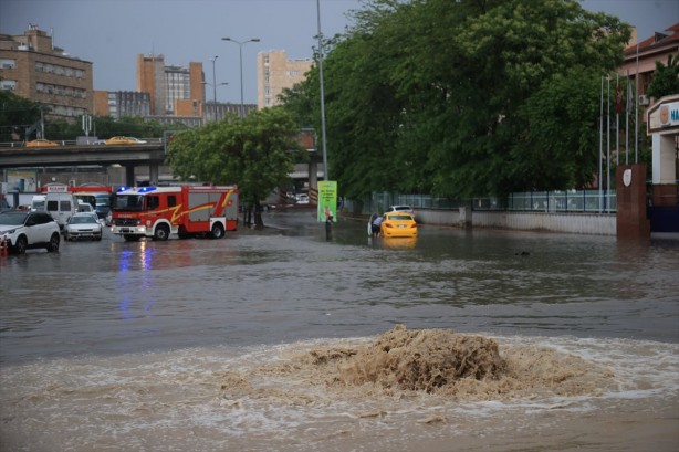 Foto - Mansur Yavaş demedi deme! AFAD uyardı! Ankara'da sağanak yağış Bu görüntülere hazır olun