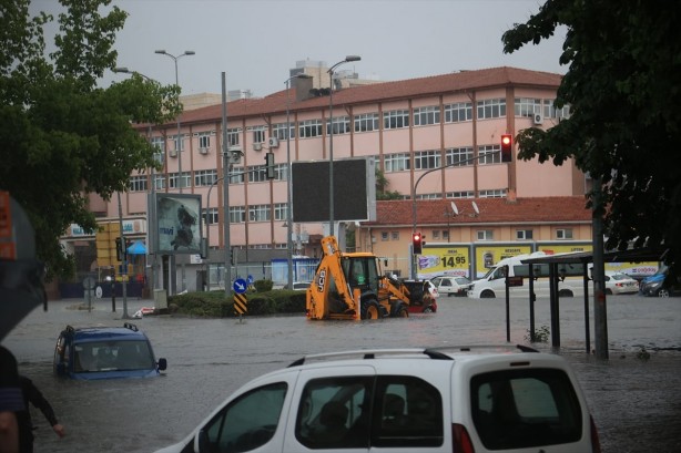 Foto - Mansur Yavaş demedi deme! AFAD uyardı! Ankara'da sağanak yağış Bu görüntülere hazır olun