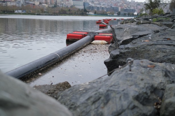 Foto - Manzara yine bildiğiniz gibi Ekrem uyuyor haliç kokuyor