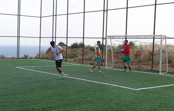 Foto - Manzarasıyla dikkat çekiyor! Bu futbol sahası Türkiye'de