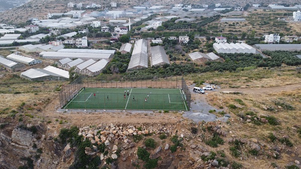 Foto - Manzarasıyla dikkat çekiyor! Bu futbol sahası Türkiye'de