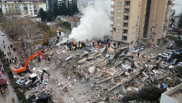 Foto - Maraş depremini bilen Kadir Sütçü 'bulutları ve karıncaları' işaret ederek duyurdu: 72 saat sonra orada deprem olacak
