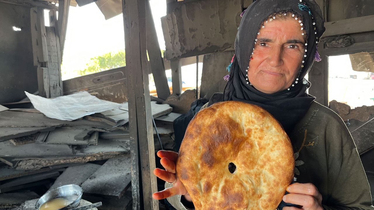 Foto - Mardin geleneği İzimr'de yaşatılıyor! Kadifekale surlarında tandır ekmeği kokusu 