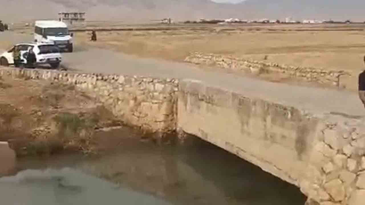 Mardin'de kanala devrilen otomobilde facia: 4’ü çocuk 6 kişi yaşamını yitirdi 