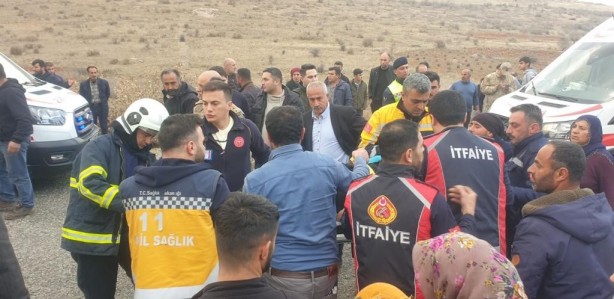 Foto - Mardin'de öğrenci servisi devrildi! 14 yaralı