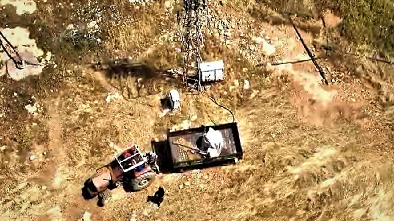 Mardin'de petrol beklerken arazilerden bakın ne fışkırıyor! Gerçekten yazıklar olsun