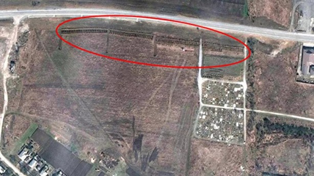 Foto - Mariupol’de toplu mezarlar uydu fotoğraflarıyla tespit edildi