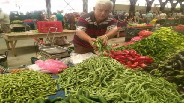 Foto - Marketlerde 200 liradan satılıyordu! Fiyatı 20 liraya düştü, duyan poşet poşet almaya başladı