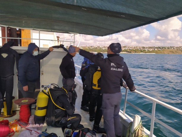 Marmara Denizi'nde temizlik: Yaklaşık 100 metre çıkarıldı