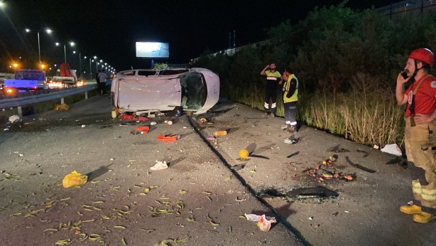Foto - Marmara Otoyolu'nda korkunç kaza! Takla atan araç metrelerce sürüklendi!
