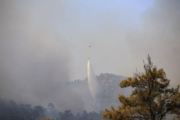 Foto - Marmaris yangınında işte son görüntüler! 14 uçak 20 helikopter seferber oldu