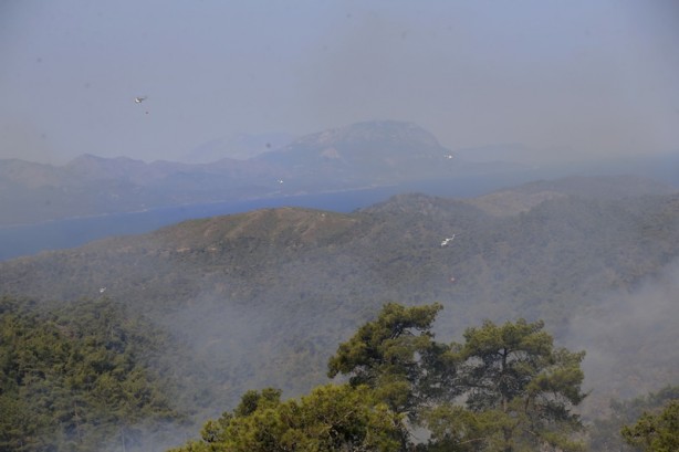 Foto - Marmaris yangınında işte son görüntüler! 14 uçak 20 helikopter seferber oldu