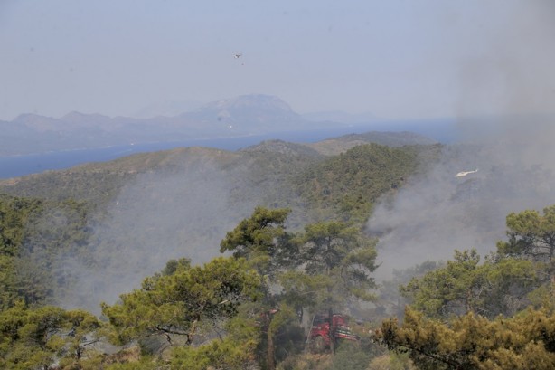 Foto - Marmaris yangınında işte son görüntüler! 14 uçak 20 helikopter seferber oldu