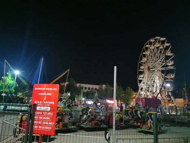 Marmaris'te lunaparkta korku dolu anlar! Silahlı saldırgan dehşet saçtı