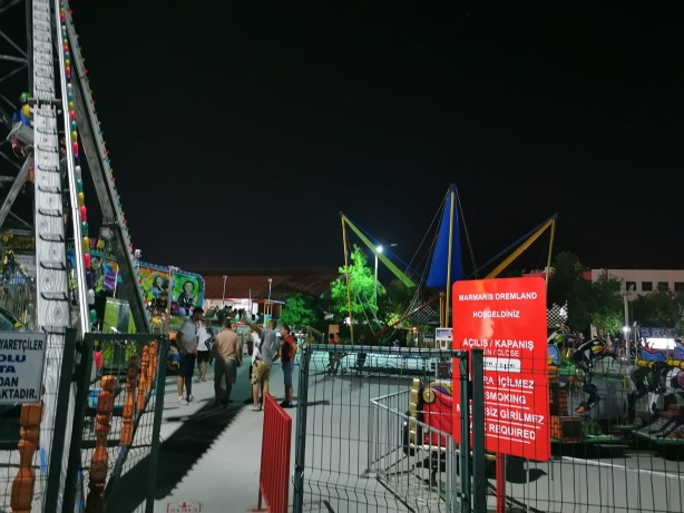 Foto - Marmaris'te lunaparkta korku dolu anlar! Silahlı saldırgan dehşet saçtı