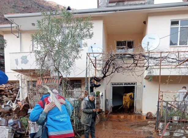 Marmaris'te sel! Mağdur vatandaşlara devlet eli uzandı