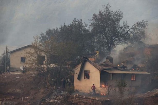Foto - Marmaris’ten iç acıtan kareler! Yangın öncesi ve sonrası havadan görüntülendi