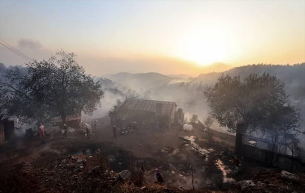 Foto - Marmaris’ten iç acıtan kareler! Yangın öncesi ve sonrası havadan görüntülendi