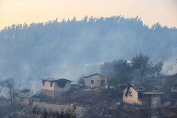 Foto - Marmaris’ten iç acıtan kareler! Yangın öncesi ve sonrası havadan görüntülendi